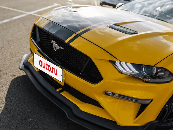 2020 Ford Mustang VI Рестайлинг, жёлтый, 3600000 рублей - вид 14