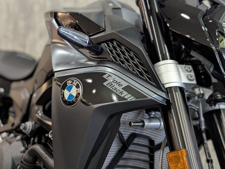 2025 BMW F 900 R, чёрный, 1190000 рублей, вид 3