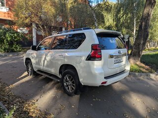 2018 Toyota Land Cruiser Prado 150 Series Рестайлинг 2, белый, 5400000 рублей, вид 4