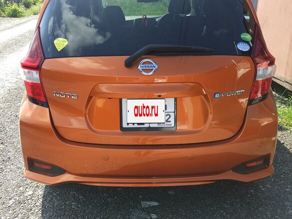 2017 Nissan Note e-Power II Рестайлинг, коричневый, 1350000 рублей - вид 4