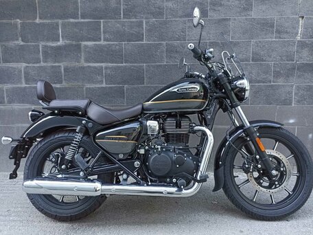 2026 Royal Enfield Meteor, чёрный, 528000 рублей, вид 1