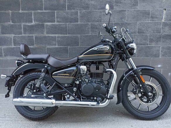 2026 Royal Enfield Meteor, чёрный