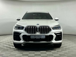 2022 BMW X6 40i III (G06), белый, 8499000 рублей, вид 2