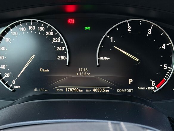2018 BMW 5 серии 520d xDrive VII (G30/G31/G38), белый, 2600000 рублей - вид 13