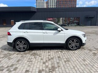 2018 Volkswagen Tiguan II, белый, 2549000 рублей, вид 5