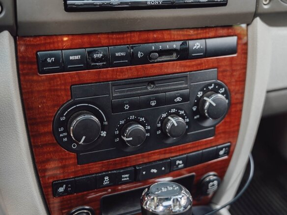 2006 Jeep Commander, чёрный, 1730000 рублей - вид 26