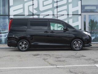 2017 Toyota Noah III (R80) Рестайлинг, чёрный, 2299000 рублей, вид 5