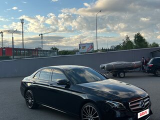 2018 Mercedes-Benz E-Класс 400 V (W213, S213, C238), чёрный, 3290000 рублей, вид 1