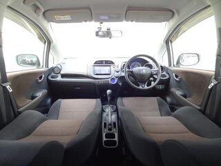 2015 Honda Fit Shuttle I Рестайлинг, белый, 700000 рублей, вид 5