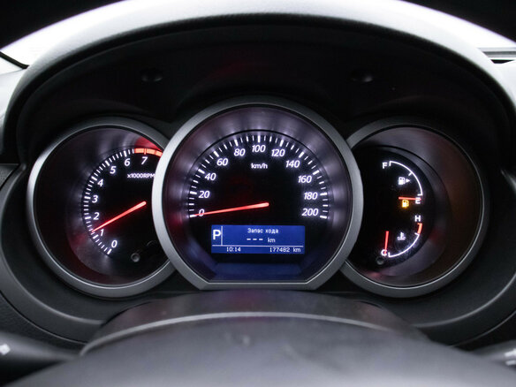 2013 Suzuki Grand Vitara II Рестайлинг 2, белый - вид 10