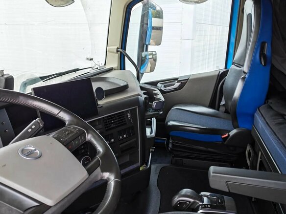 2023 Volvo FH, синий, 11000000 рублей - вид 9