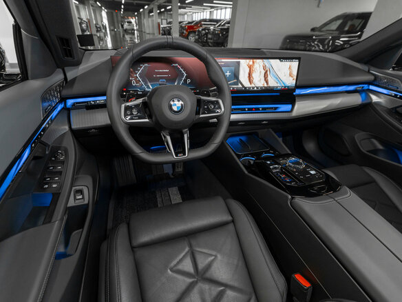 2024 BMW 5 серии 530i xDrive VIII (G60/G61/G68), синий, 8500000 рублей - вид 10