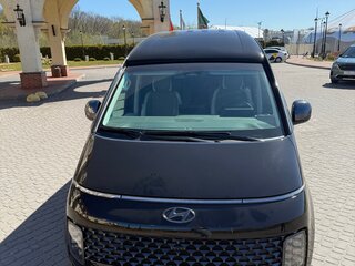 2023 Hyundai Staria I, чёрный, 6950000 рублей, вид 3