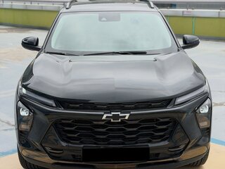 2023 Chevrolet Trax II, чёрный, 1780000 рублей, вид 2