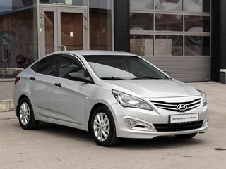 2016 Hyundai Solaris I Рестайлинг, серебристый, 1130000 рублей, вид 3
