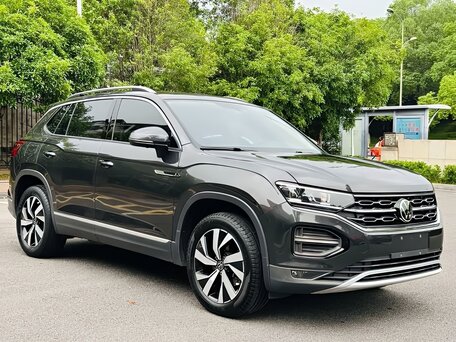 2022 Volkswagen Tayron I, чёрный, 2100000 рублей, вид 3