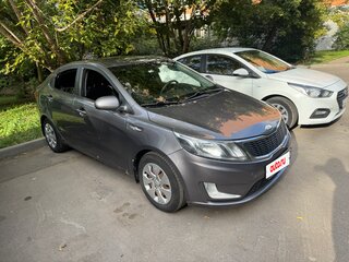 2013 Kia Rio 5-speed III, серый, 660000 рублей, вид 3