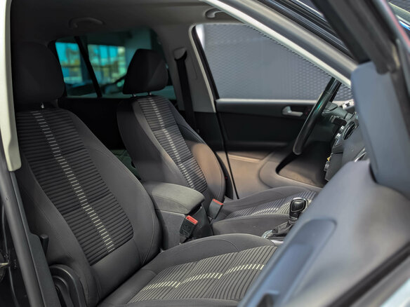 2011 Volkswagen Tiguan I Рестайлинг, чёрный, 1280000 рублей - вид 27