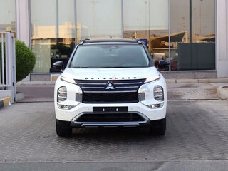 2026 Mitsubishi Outlander IV Рестайлинг, белый, 6270111 рублей, вид 2