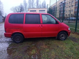 1998 Nissan Serena I (C23), красный, 230000 рублей, вид 3