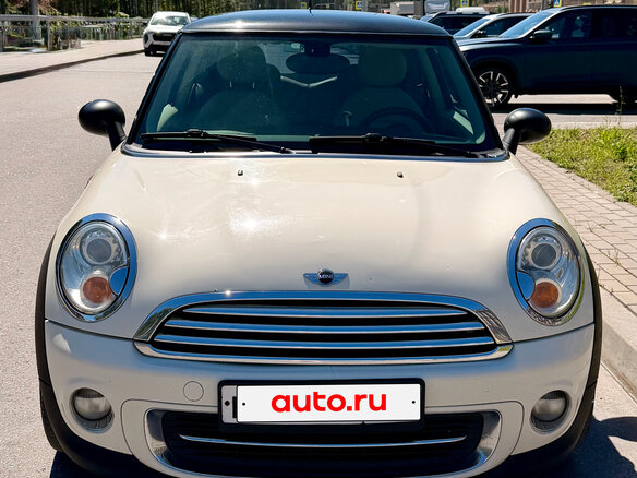 2012 Mini Hatch Cooper II (R56) Рестайлинг, белый, 1150000 рублей - вид 1