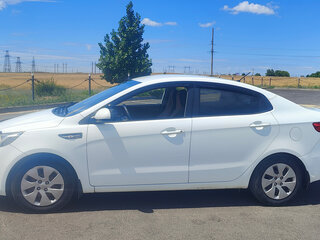 2014 Kia Rio III, белый, 720000 рублей, вид 3