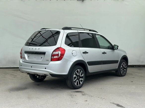 2026 Lada (ВАЗ) Granta Cross I Рестайлинг, серебристый, 1386000 рублей - вид 3