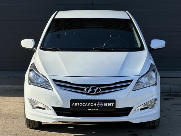 2015 Hyundai Solaris I Рестайлинг, белый, 999000 рублей - вид 1