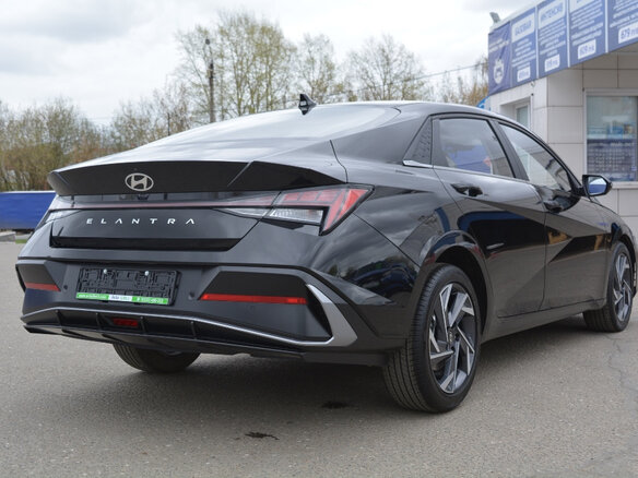 2026 Hyundai Elantra VII (CN7) Рестайлинг, чёрный, 2199000 рублей - вид 4
