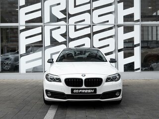 2013 BMW 5 серии 528i xDrive VI (F10/F11/F07) Рестайлинг, белый, 2100000 рублей, вид 3
