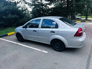 2009 Chevrolet Aveo I Рестайлинг, серебристый, 330000 рублей, вид 2