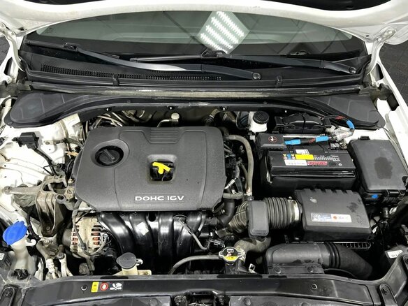 2017 Hyundai Elantra VI (AD), белый, 1600000 рублей - вид 21