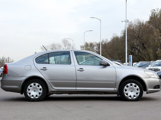 2011 Skoda Octavia II (A5) Рестайлинг, серый, 438000 рублей, вид 4