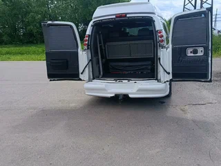 2010 GMC Savana I Рестайлинг, белый, 2990000 рублей, вид 4
