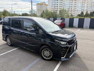 2020 Toyota Voxy III (R80) Рестайлинг, синий, 2710000 рублей, вид 3