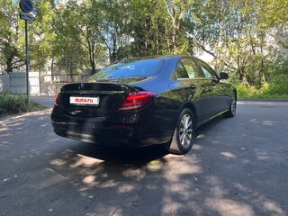 2020 Mercedes-Benz E-Класс 200 d V (W213, S213, C238), чёрный, 2900000 рублей, вид 4