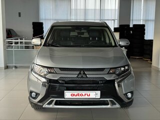 2018 Mitsubishi Outlander III Рестайлинг 3, серебристый, 2290000 рублей, вид 2