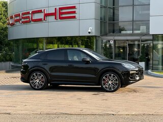 2026 Porsche Cayenne GTS Coupé III Рестайлинг, чёрный, 26400000 рублей, вид 4