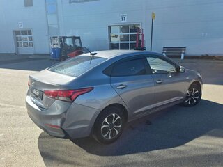 2017 Hyundai Solaris II, серый, 958000 рублей, вид 2