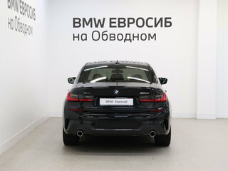 2021 BMW 3 серии 320i xDrive VII (G2x), чёрный, 4090000 рублей, вид 4