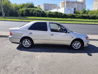 1999 Toyota Vista V (V50), серебристый, 290000 рублей, вид 3