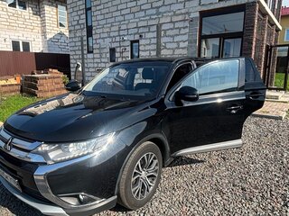 2017 Mitsubishi Outlander III Рестайлинг 2, чёрный, 1300000 рублей, вид 1