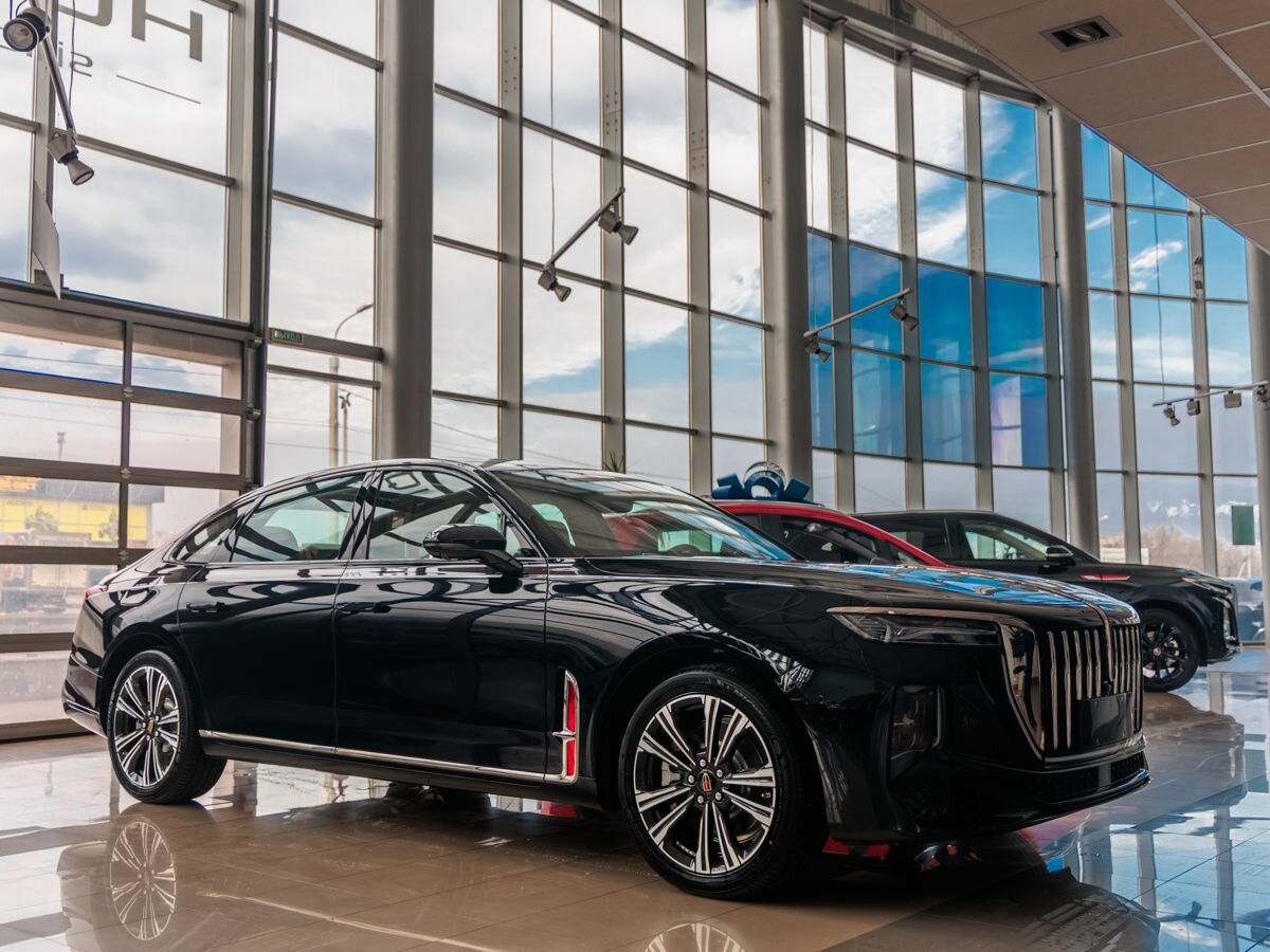 Открыть фотографии: Hongqi H9 I