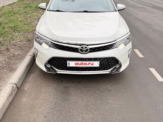 2017 Toyota Camry VII (XV50) Рестайлинг 2, белый, 2100000 рублей, вид 1
