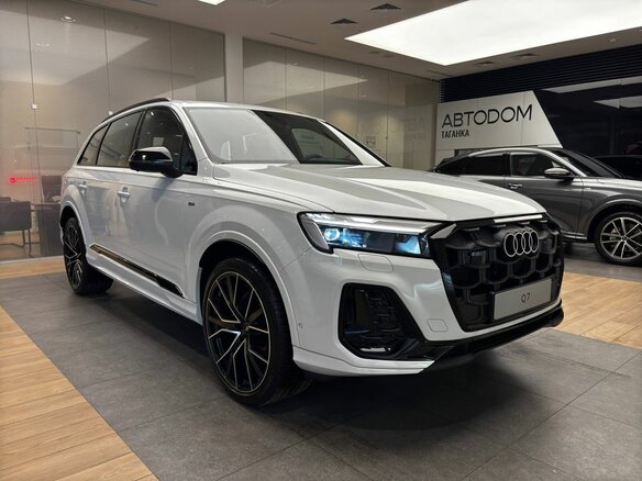 2025 Audi Q7 45 TFSI II (4M) Рестайлинг 2, белый, 11690000 рублей - вид 1