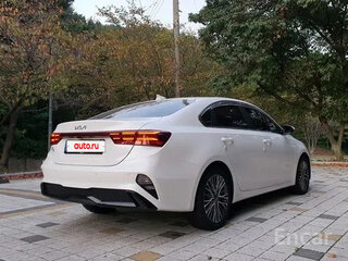 2022 Kia K3 II Рестайлинг, белый, 1810000 рублей, вид 3