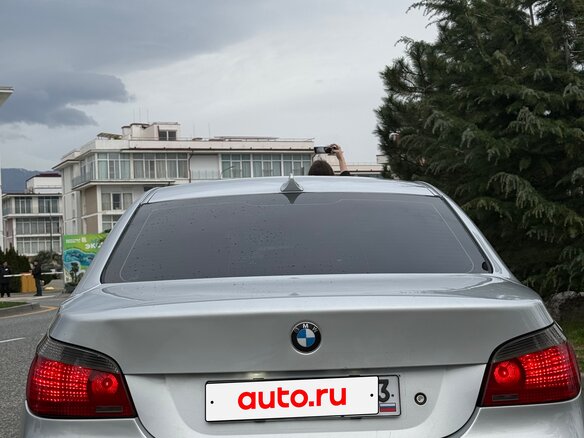 2003 BMW 5 серии 520i V (E60/E61), серебристый, 900000 рублей - вид 4