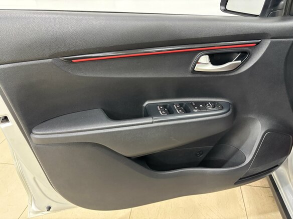 2020 Kia Rio X-Line IV, серый, 1250000 рублей - вид 6