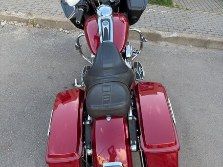 2008 Harley-Davidson Road Glide, красный, 850000 рублей, вид 4