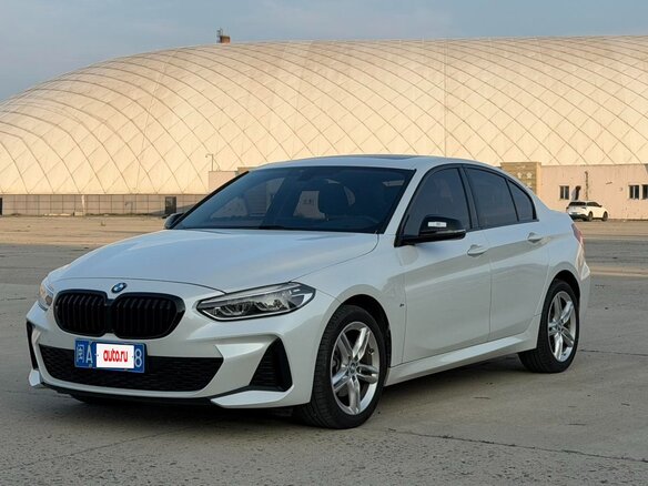 2023 BMW 1 серии 120i III (F52) Рестайлинг, белый